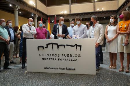 Imagen El piragüista David Llorente recibe el cariño de la corporación provincial en su regreso a la provincia procedente de los Juegos Olímpicos de Tokio