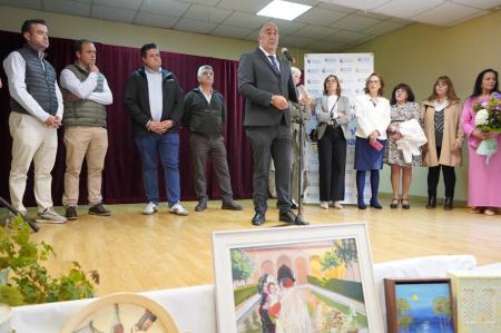 Imagen El cierre de las inauguraciones de las exposiciones de las Aulas de Manualidades de la Diputación constata el importante carácter social de esta actividad comunitaria